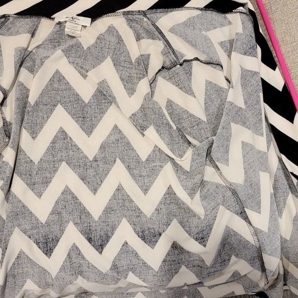 MOA Moa Black and White open front cardigan. Size 1X - Picture 9 of 10